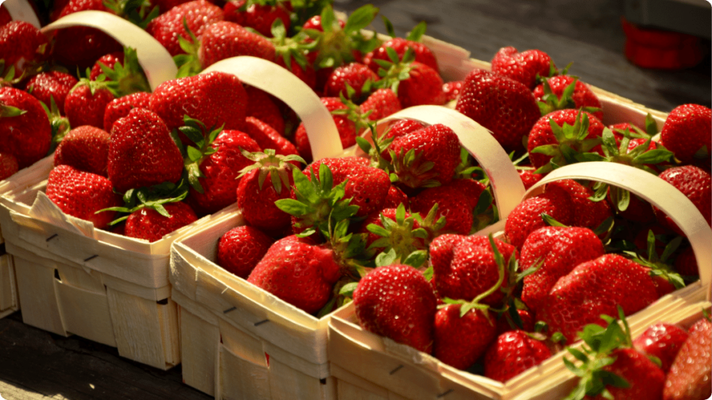 Descubre los 10 increíbles beneficios de las fresas frescas en Supermercados Arousa